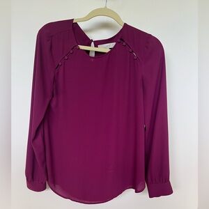 LOFT Silk-like Top. Size S. Button detail near neck. Excellent Condition.